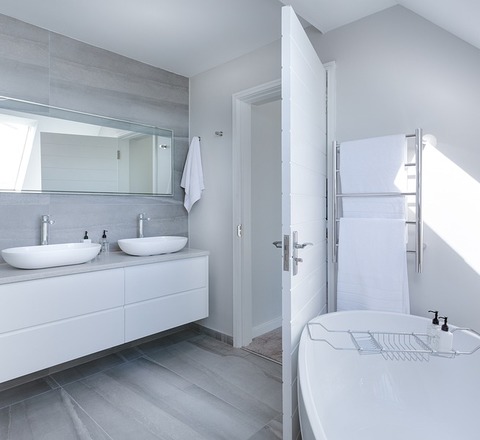 Vertical slider modern minimalist bathroom 3115450 960 720