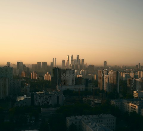 Vertical slider sasha kaunas s1536j3t70i unsplash