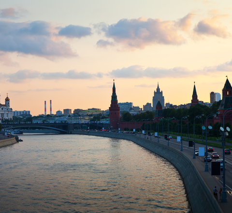 Vertical slider view moscow dusk russia