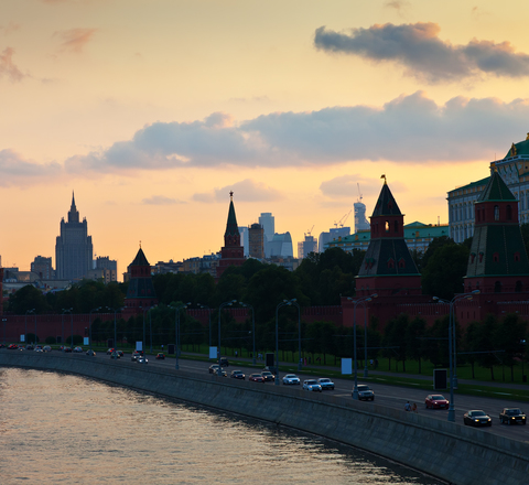 Vertical slider moscow kremlin summer sunset